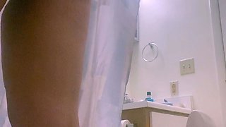 Sexynympho webcam model uses toy on clit to masturbate