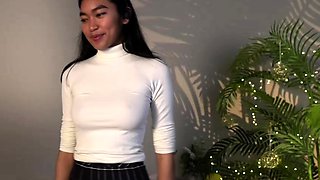 Amateur Webcam Chick Masturbates On Webcam More at