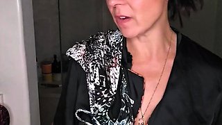 Hot brunette from squirt masturbating on webcam