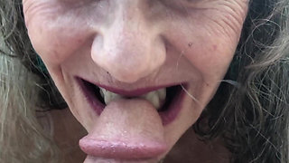 Sexy Mature Wife Sucks and Swallows! Maxxximummilf