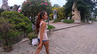 Crocodiles feeding and amateur Thai girlfriend ass spanking