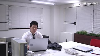 Mako Oda 織田真子, On A Stormy Night, I Was Trapped In The Office With My Female Boss