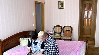 Amateur teen loves toys in her ass