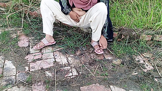 Housewife and Driver Outdoor Sex Video. Driver and Housewife