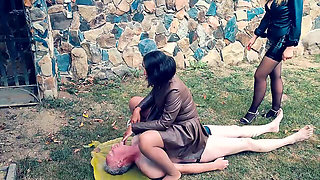Toilet training outdoor in the grass