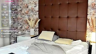 Sexy hottie Anetta Keys enjoys a solo toy masturbation