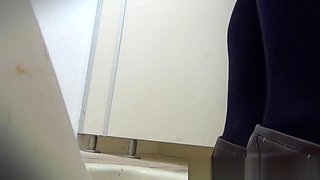 Pissing japanese teen