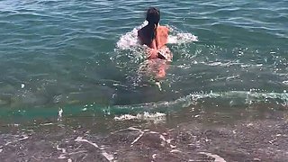 Amateur hottie fucked outdoor in public