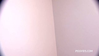 Wet Crazy First Dvp! 18yo Babe Jane White Gets Her First Dvp