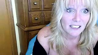 Blonde With Natural Big Boobs Loves Putting A Toy In Her