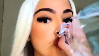 Perfect blonde babe in solo masturbation