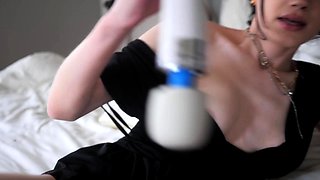 Amateur Webcam Cute Teen Plays Solo with Big