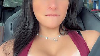 Flashing Tits in the Car / Pagando Peitinhos No Carro