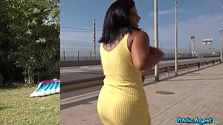 Beach babe screwed on a public beach and then in intimate swimming pool - public agent