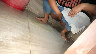 Hot Anippe Pee in Hostel Toilet & I See Her Pussy Then Start Handjob!