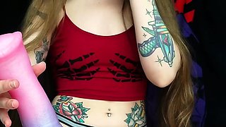 Very hot amateur thai teen girl toying her pussy on cam