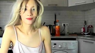 Blonde teen Sierras first erotic masturbation video