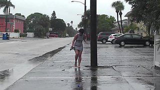 Barefoot in Florida with Cumshot and Fucking