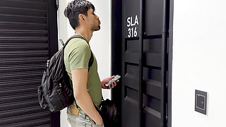 Ebony Curvy Milf recieve her foreign boyfriend with a surprise hard interracial fuck, Carla Morelli, Aldomorenox