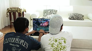 Tattooed Candy Scott Gives Satisfying Footjob Before Sex