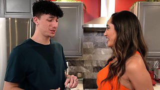 Stepmom wants my strong sperm after i finish gym